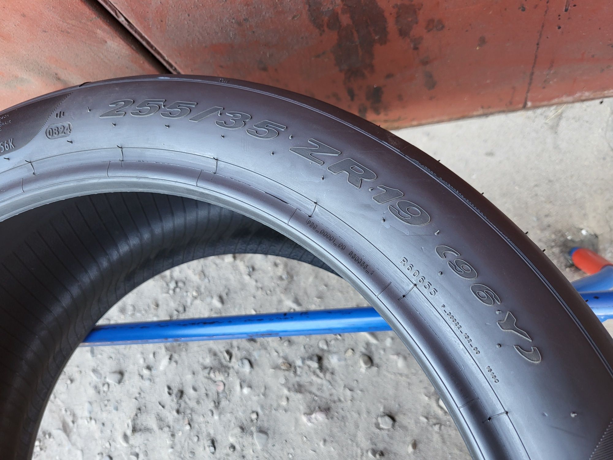 255/35/19 ZR19 Pirelli PZERO Trofeo R MO1 4шт ціна за 1шт літо шини