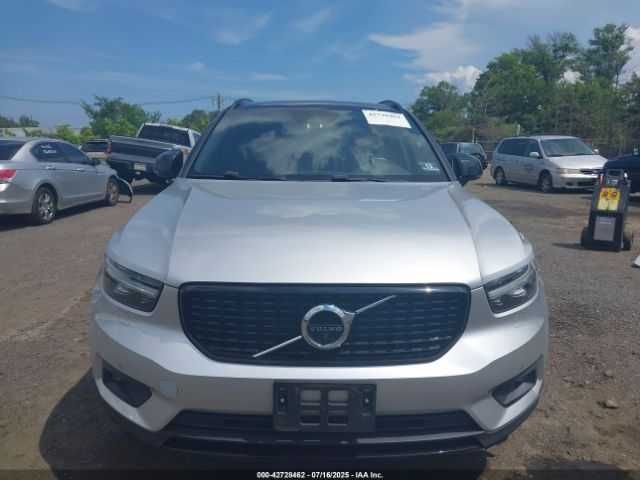 Volvo XC40 T5 Momentum / T5 R-Design 2019