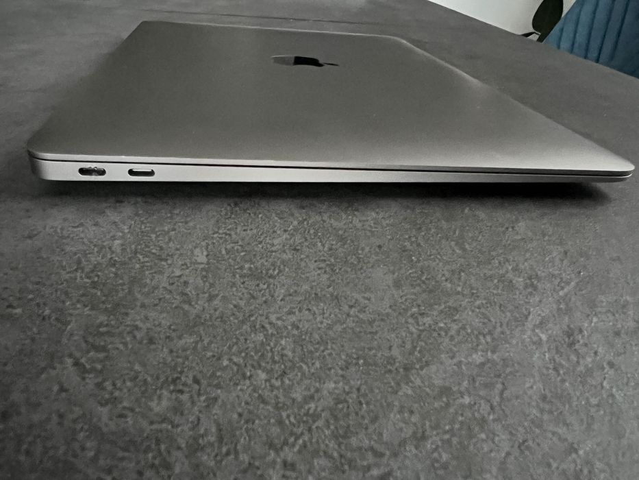 MacBook Air M1 2021 • 512GB SSD • Space Gray