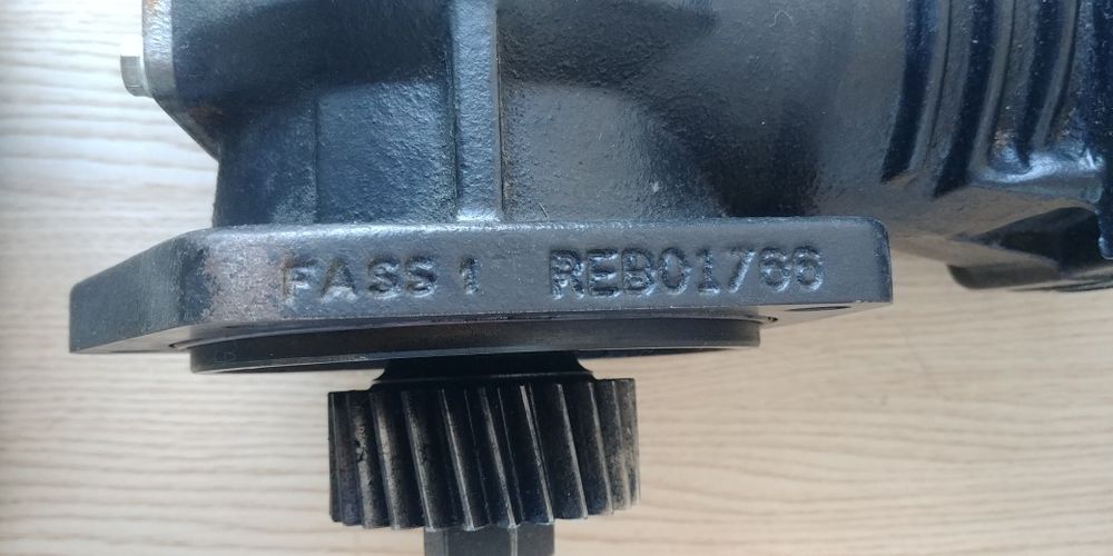 Компрессор двухцилиндровый KNORR-BREMSE LP4974