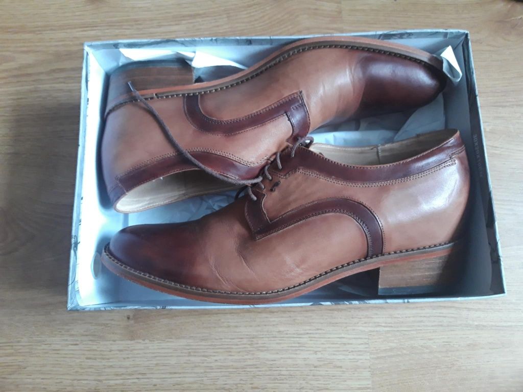 Ślubne buty męskie skórzane Betelli na ukrytym podwyższeniu 42/28 cm