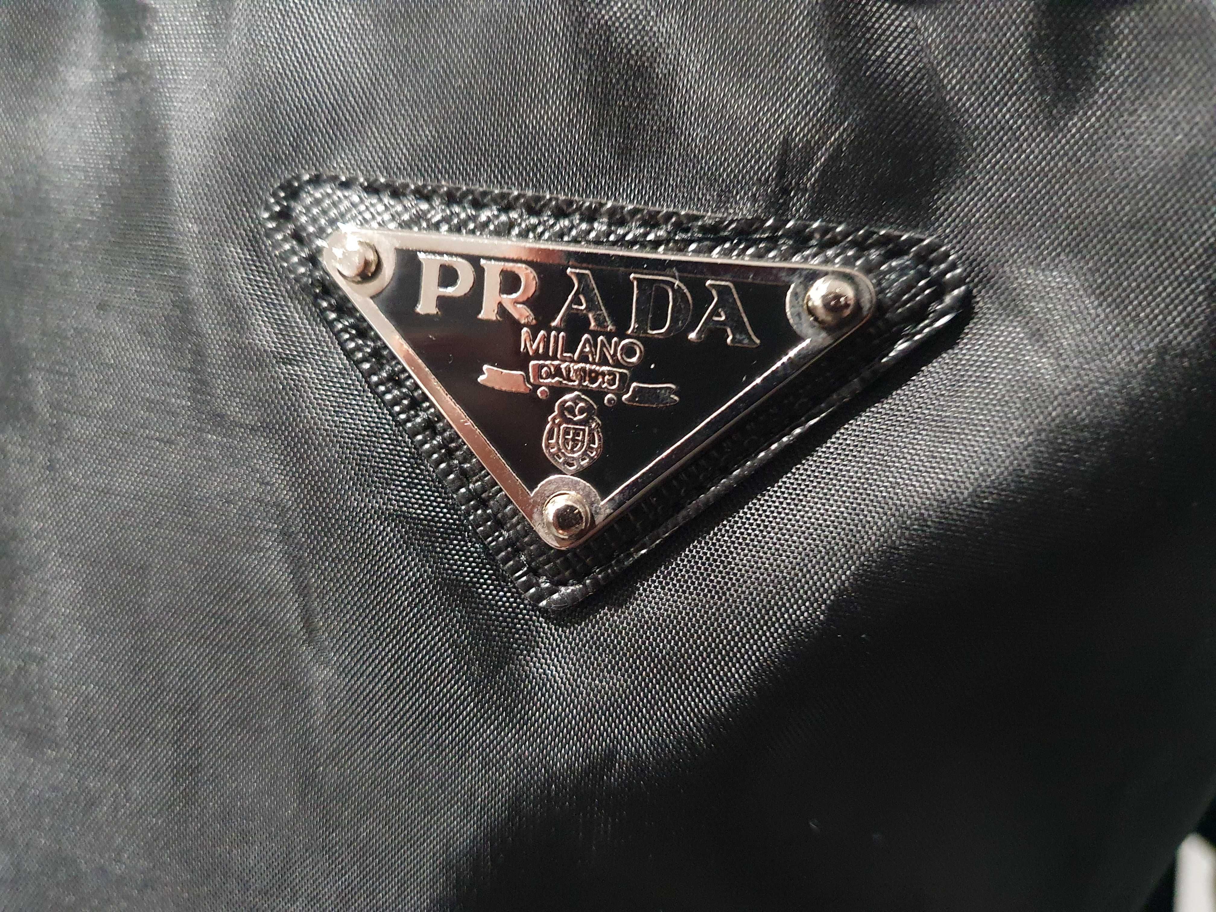 Prada Kurtka z kapturem rozmiar L