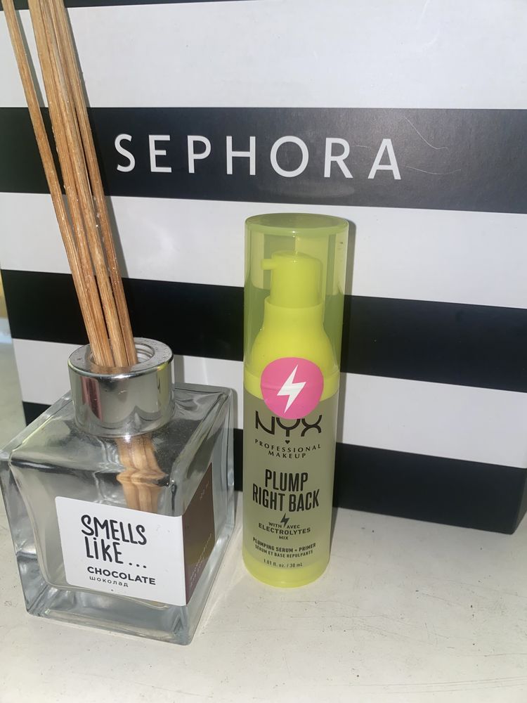 NYX Professional Makeup Plump Right Back Plump Serum And Primer.