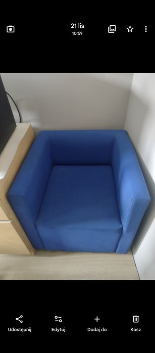 Granatowy fotel Koo international