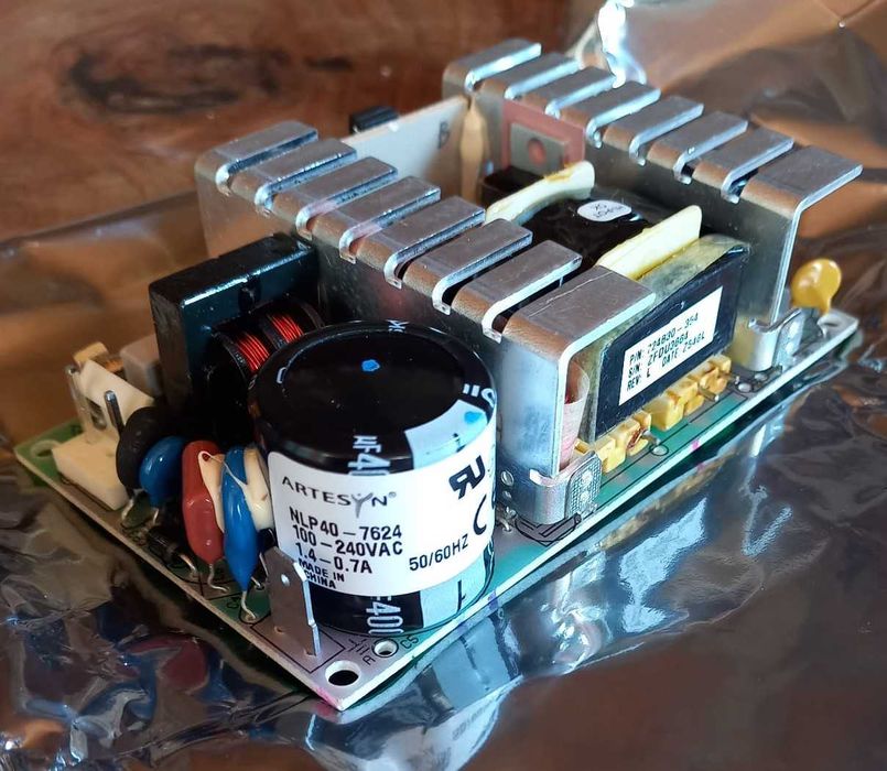 Fonte de Alimentação   
ARTESYN NLP40-7624  Novas