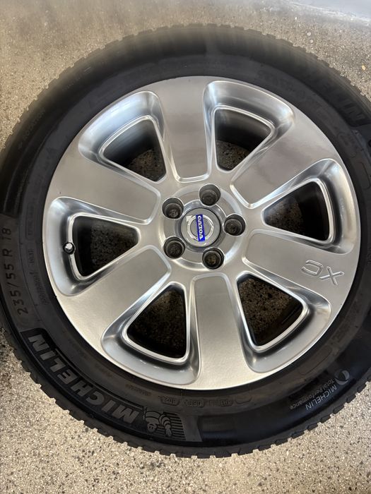 Komplet  kół  do volvo xc 70 18 cali