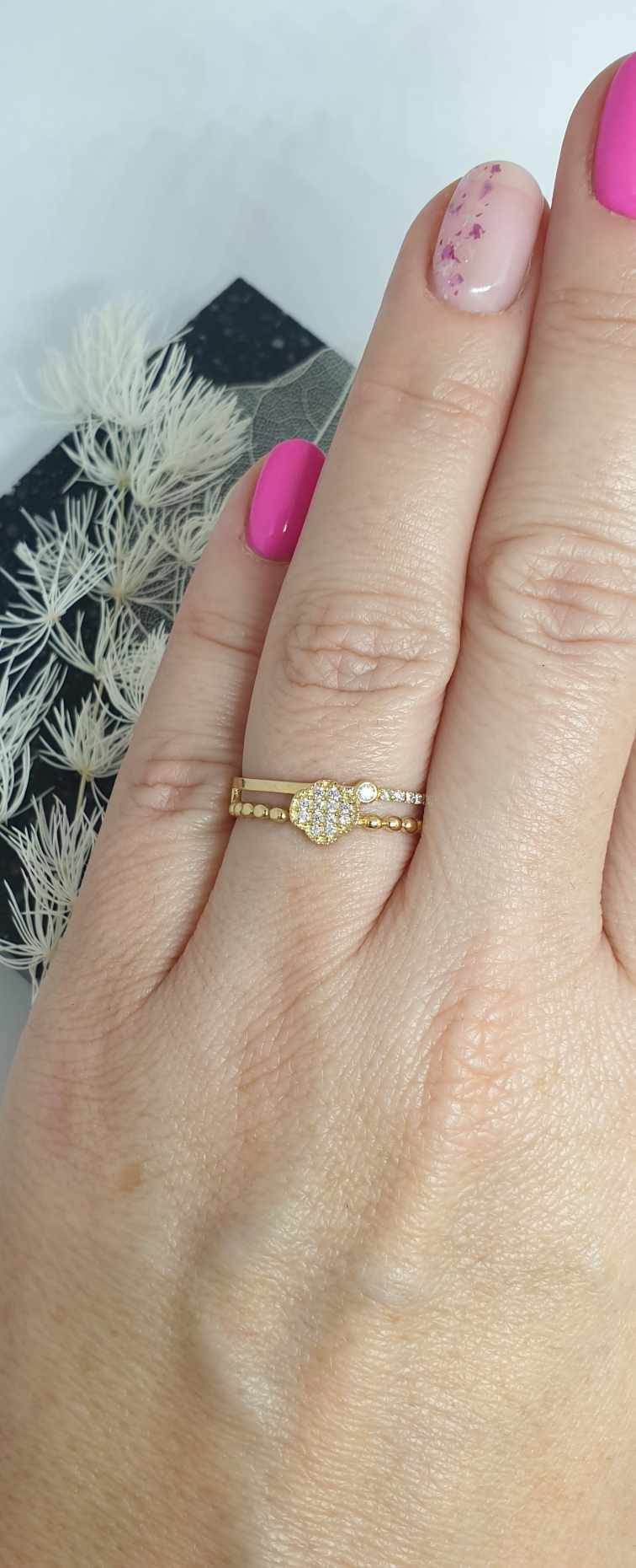 Wyjątkowy złoty pierścionek z koniczynka