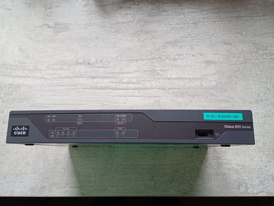 Продам коммутаторы (маршрутизаторы)