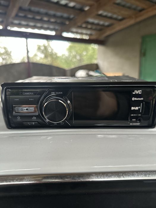Продам крутой магнитофон JVC KD-X561DBT