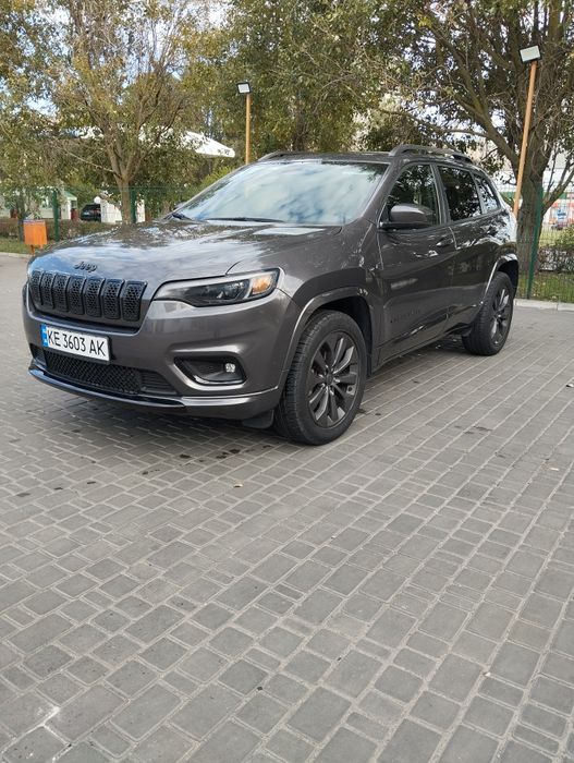 Продам Jeep Cherokee 3.2