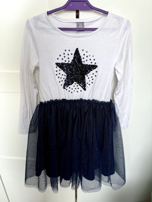 Sukienka świąteczna z brokatowym tiulem 122