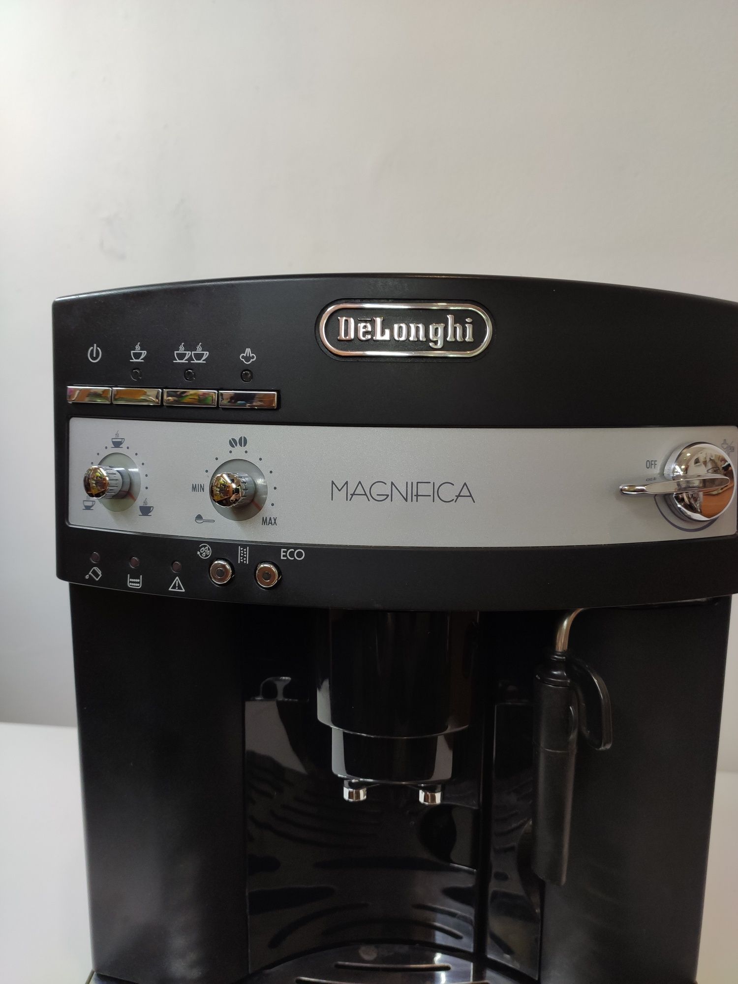 Кавовий апарат Delonghi Маgnifica кавоварка