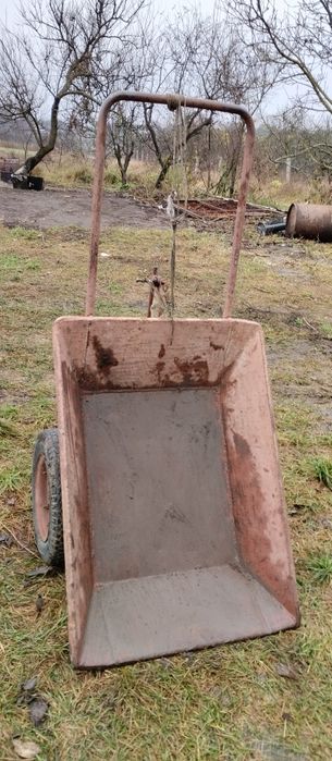 Садова тачка.       .