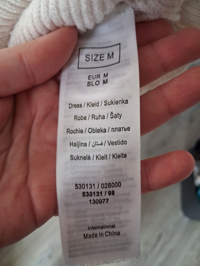 Sukienka swetrowa Orsay M