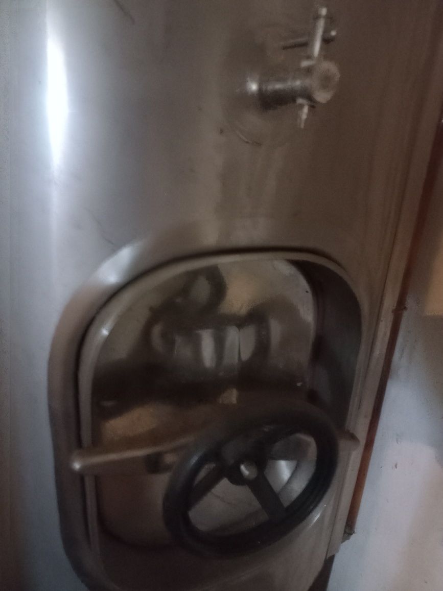 Cuba de inox para  vinho  , está  como  nova
