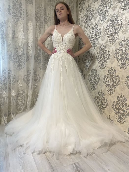 Весільна сукня продам