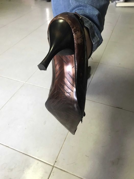 Sapatos de vários modelos