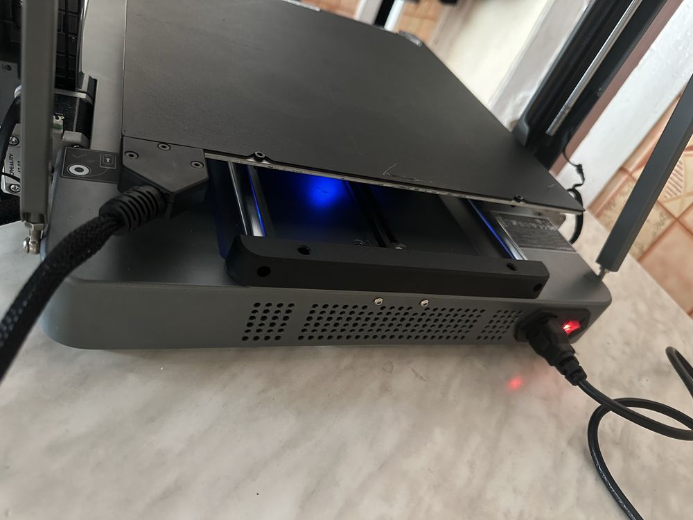 Продам 3D принтер Creality