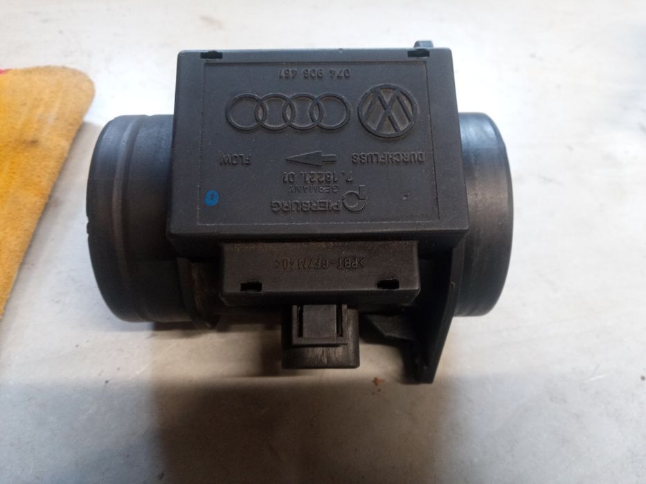 AUDI 80 B4 przepływomierz 1,9TDI