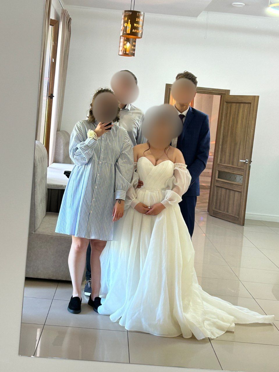 Весільна сукня , розмір 48 .