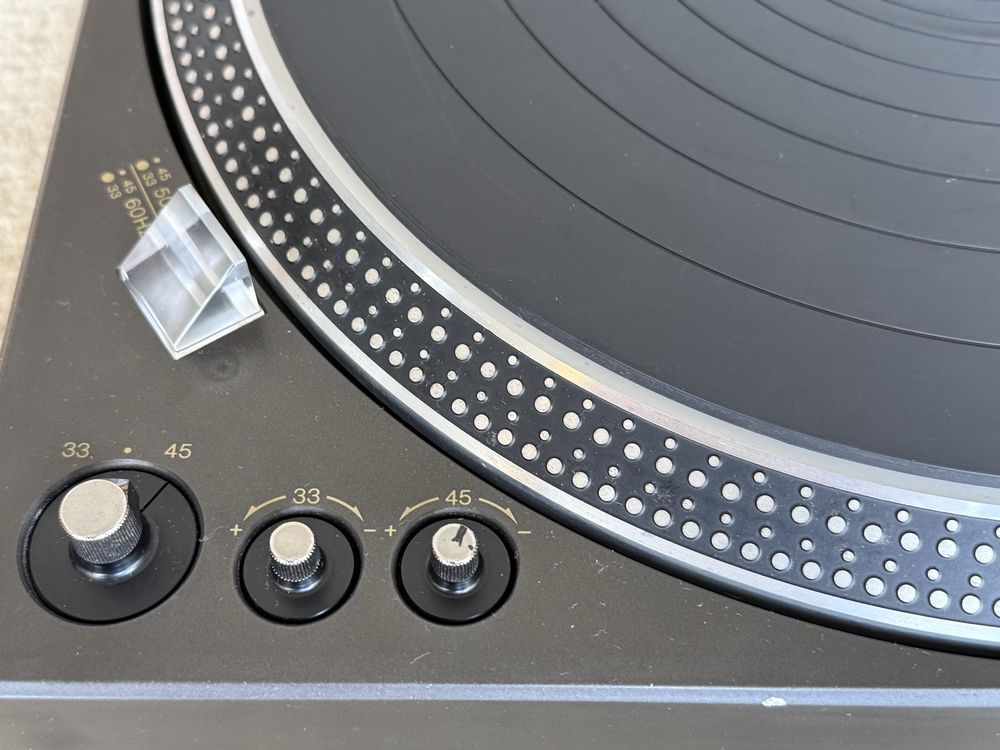 Gira-discos Technics SL-1710