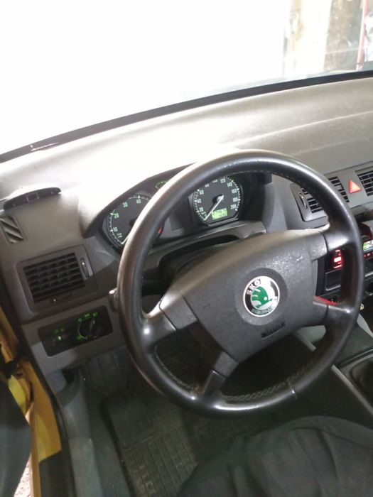Skoda Fabia 1.4mpi z gazem 2001 r. czujniki parkowania