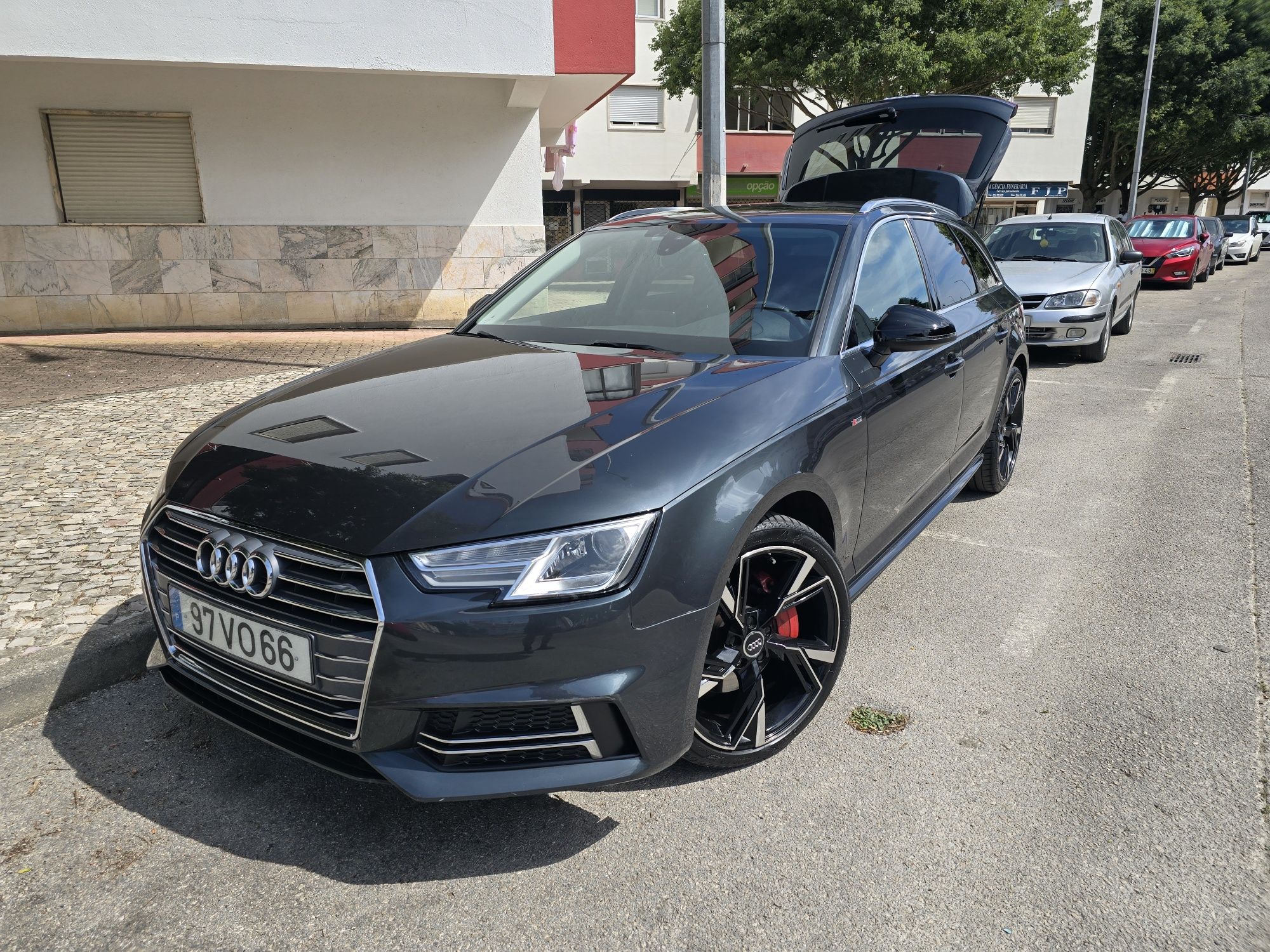 Audi a4 s line 190cv