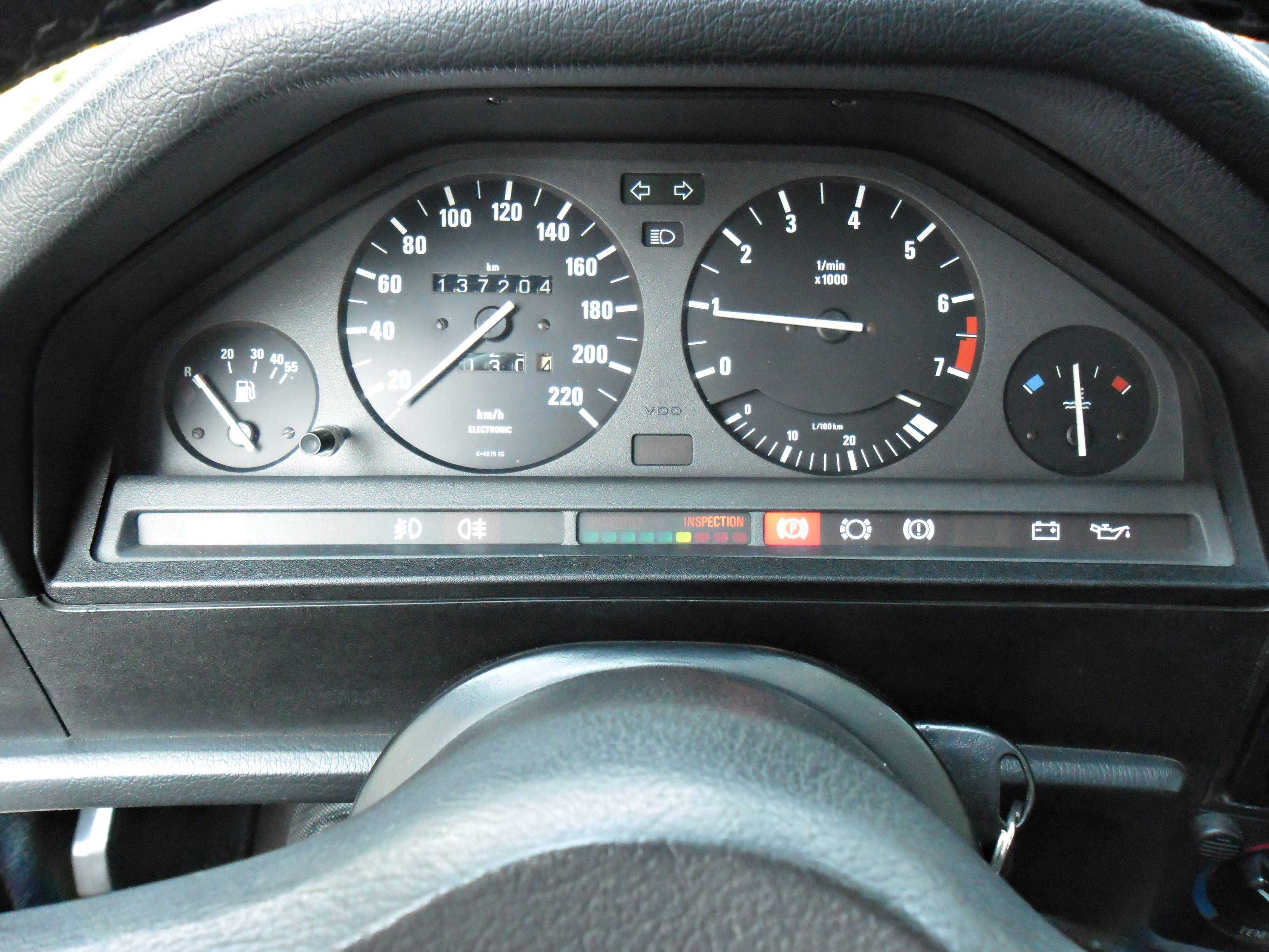 BMW 323i E30 Coupe