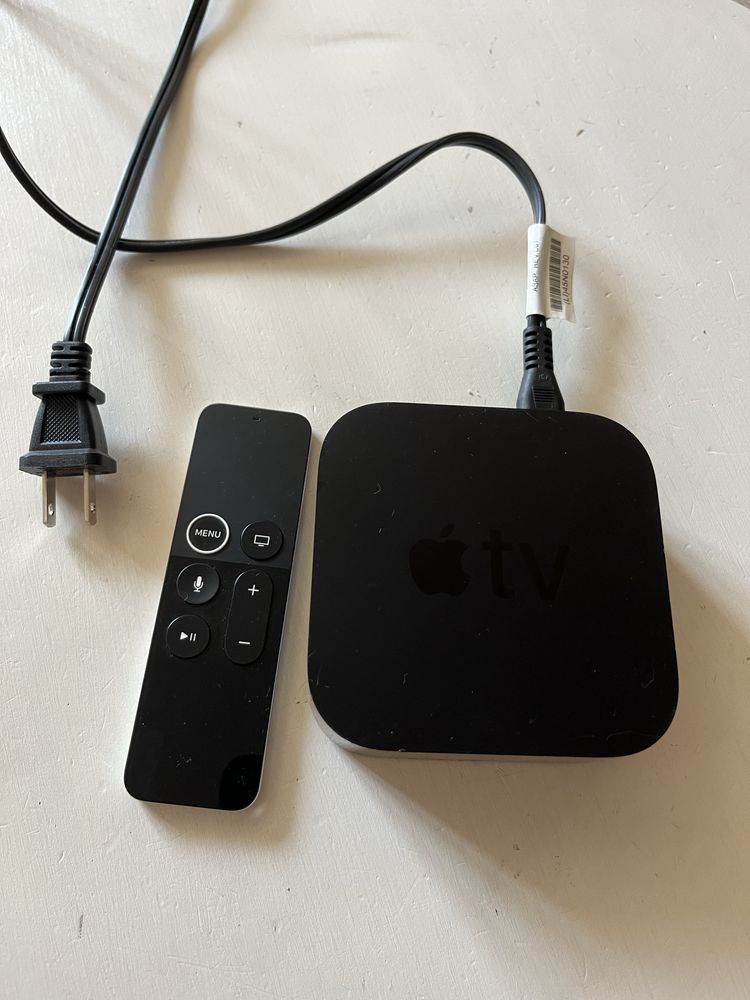 Apple TV 4 модель А1625 памʼять 32Gb