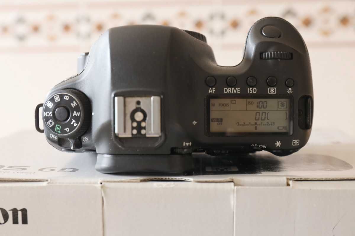 Canon 6D completa, com apenas 11.500 disparos