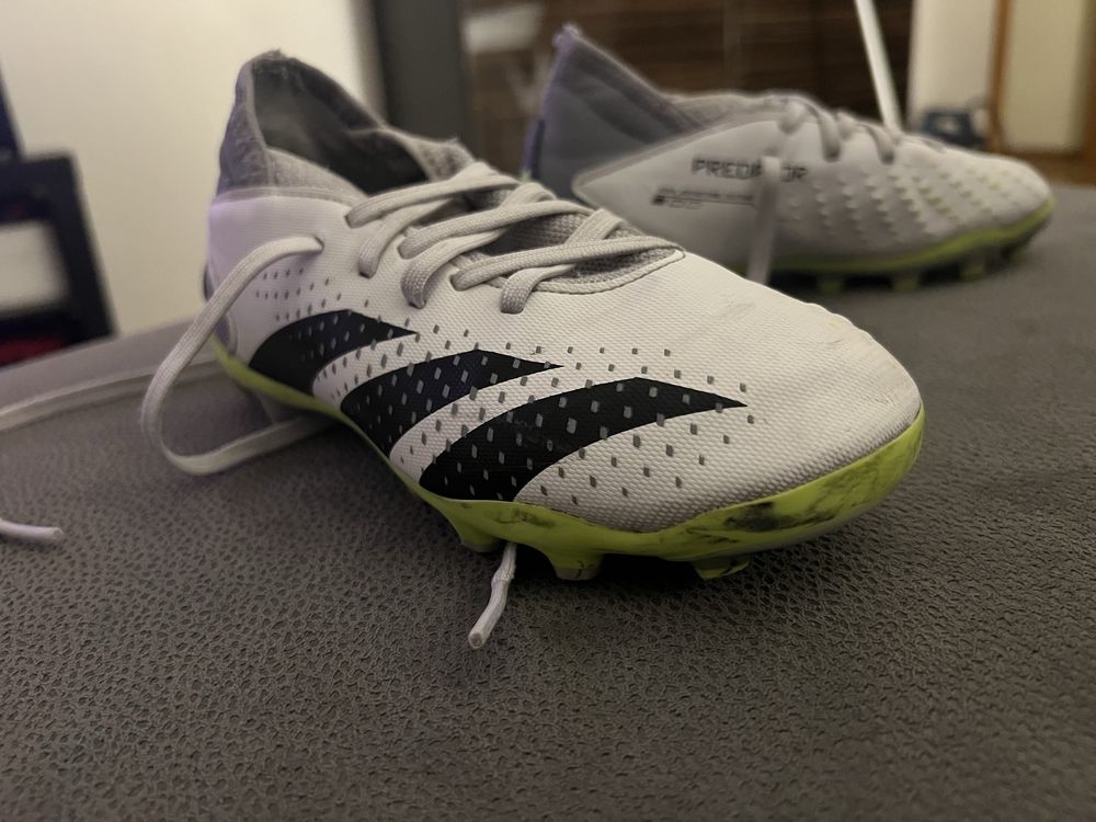 Chuteiras adidas predator tamanho 32