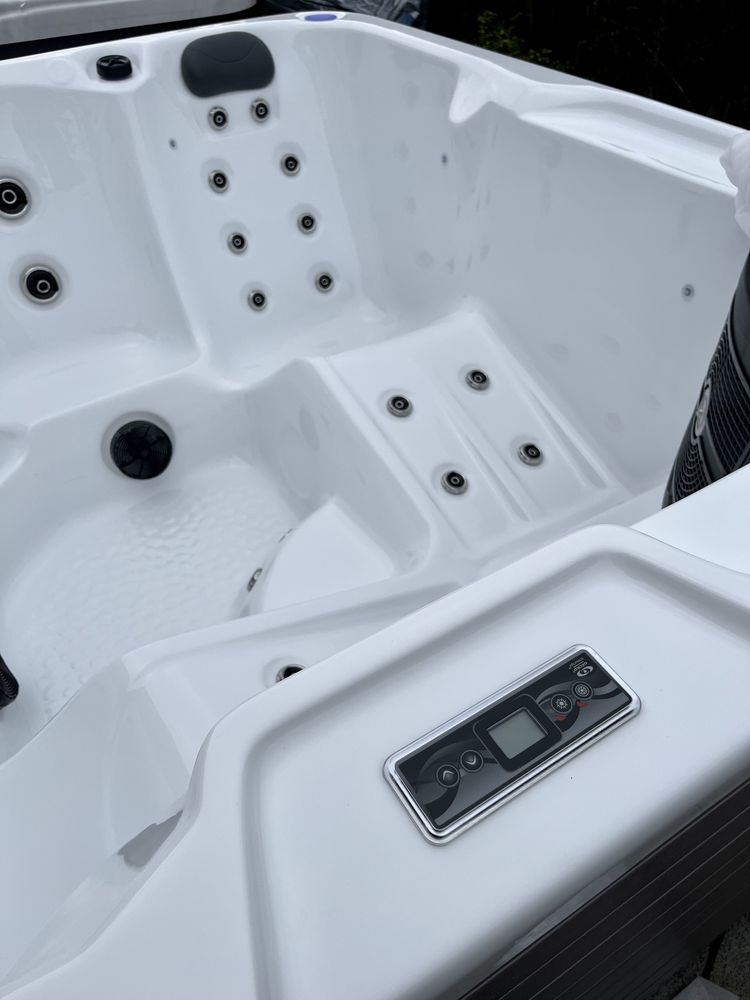 Jacuzzi całoroczne Gecko Nowe BubbleSpa Piękne