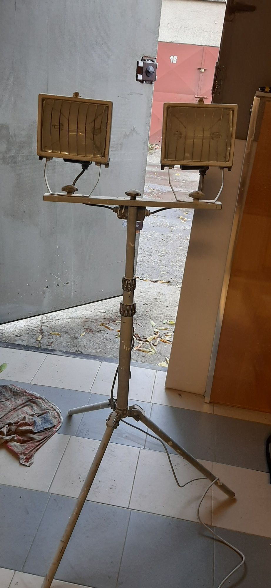 Halogeny na statywie