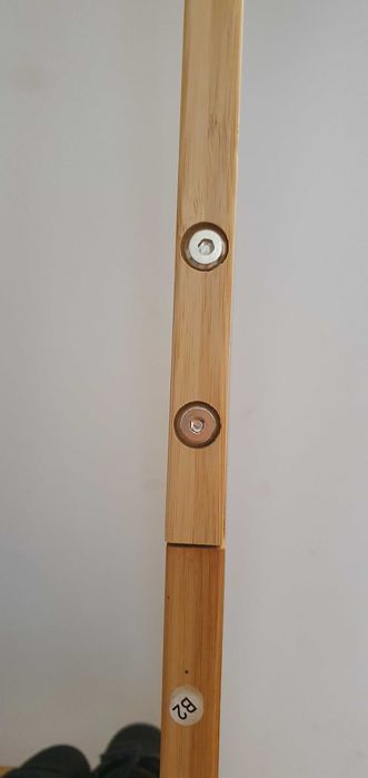 Cabide de bambu com pouco uso