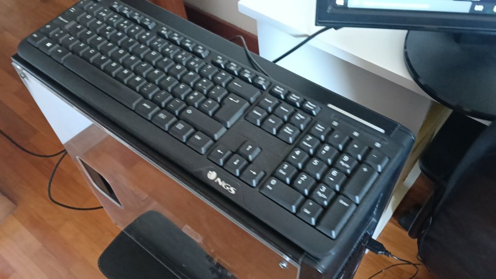 Computador i5 - 8 RAM - 300 GB