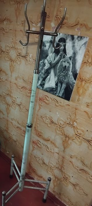 Продам напольную вешалку ссср.