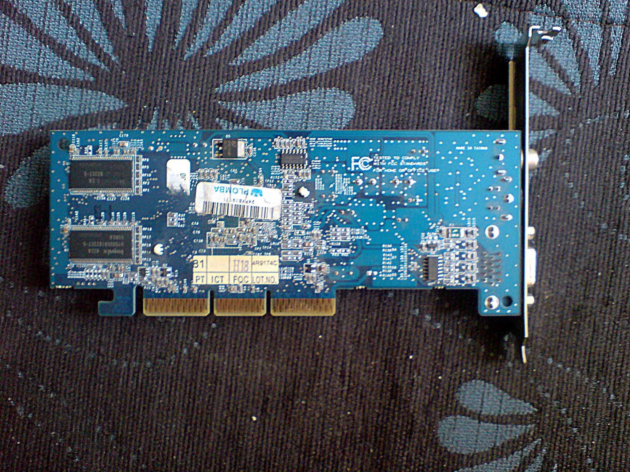 Gigabyte NVIDIA GeForce FX 5200, 128MB DDR GV-N52128TE AGP
