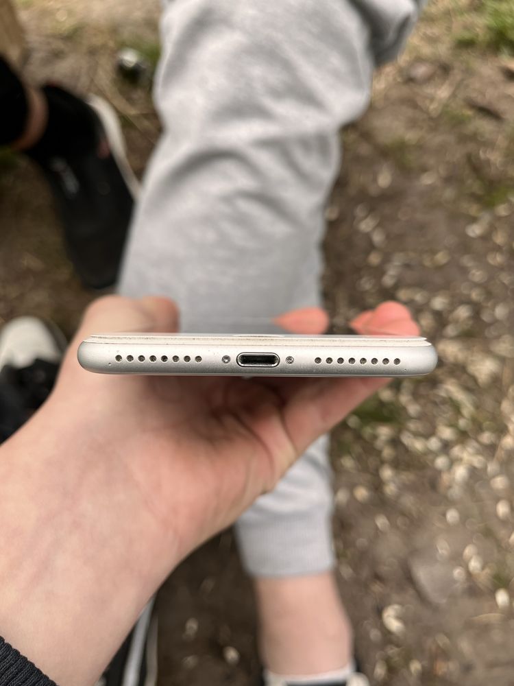 Iphone 8+ білий