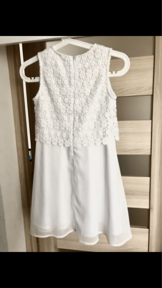 Wlegancka sukienka cocodrillo elegant  roz 140