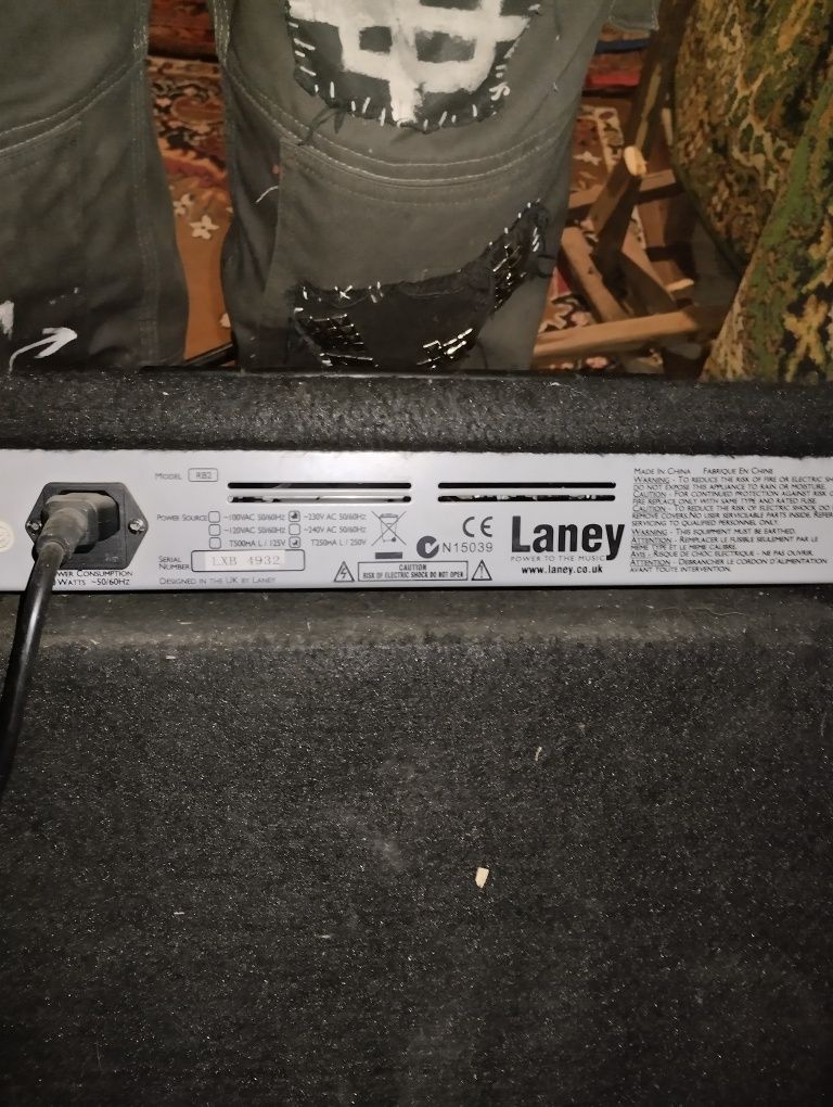 Басовий комбопідсилювач Laney rb2