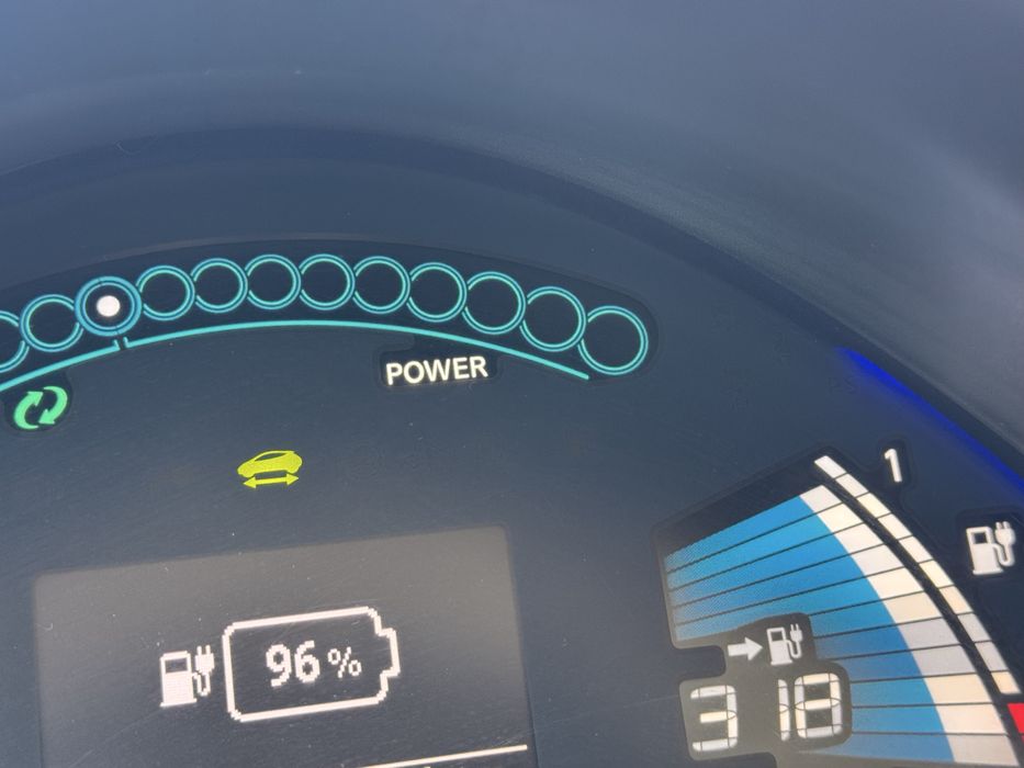 Аренда авто nissan leaf 40-50kWt 300+ км