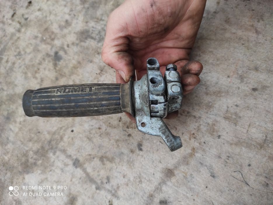 Rączka manetka zmiany biegów korpus Romet Komar motorynka M1 15.259