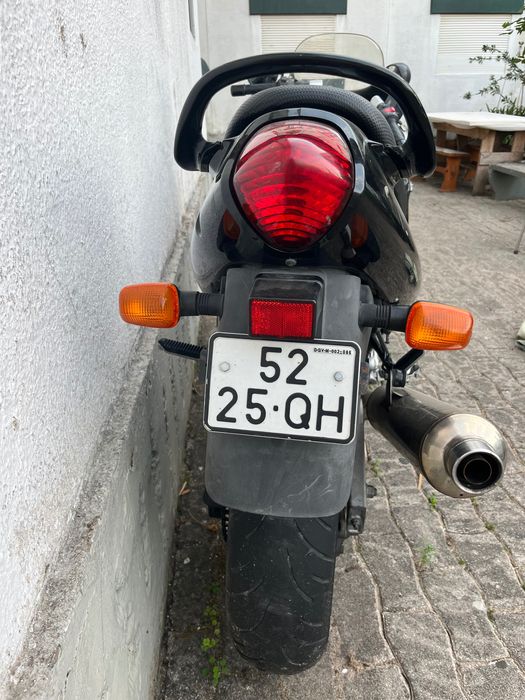 Suzuki GSXF 750 semi nova