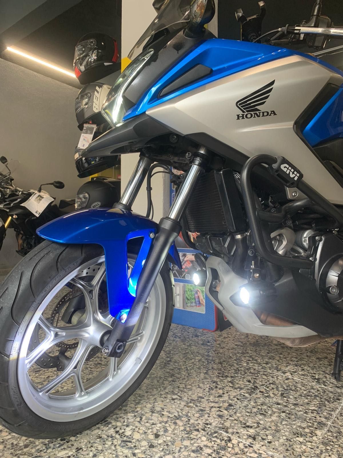 Honda NC 750 X em Óptimo estado Extras e assistida na Honda