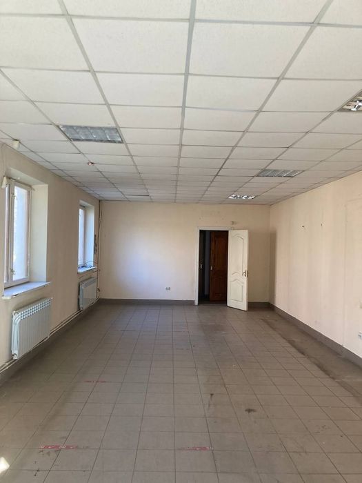 Оренда фасадного приміщення 70 м2 в центрі