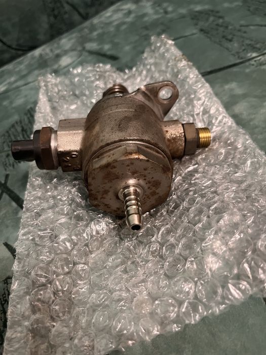 ПНВТ (ТНВД) Насос високого тиску VW TSI 2.0 06J127025E