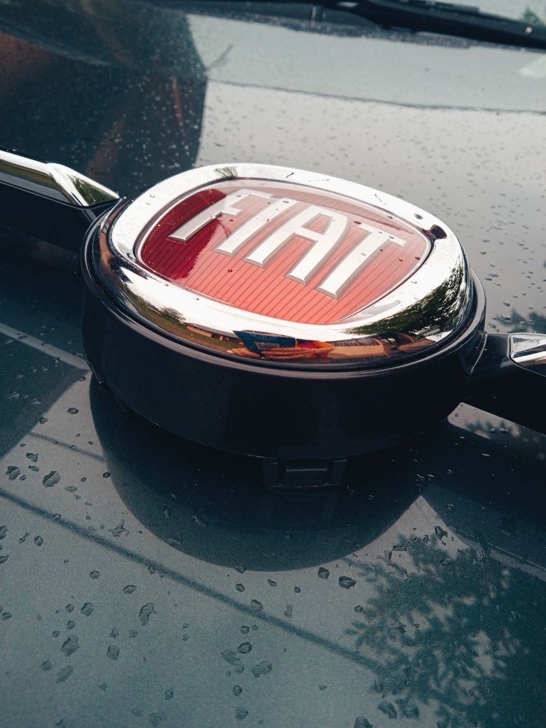 Решітка емблема Fiat 735637413