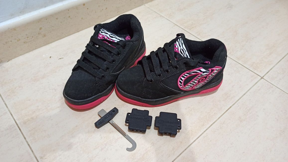 Ténis com rodas HEELYS tamanho 32