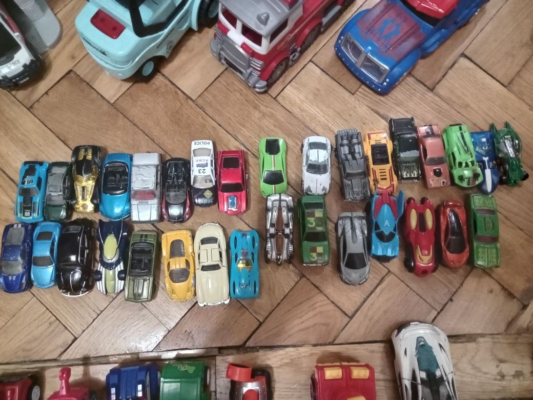 Машинки ,іграшки для хлопчика