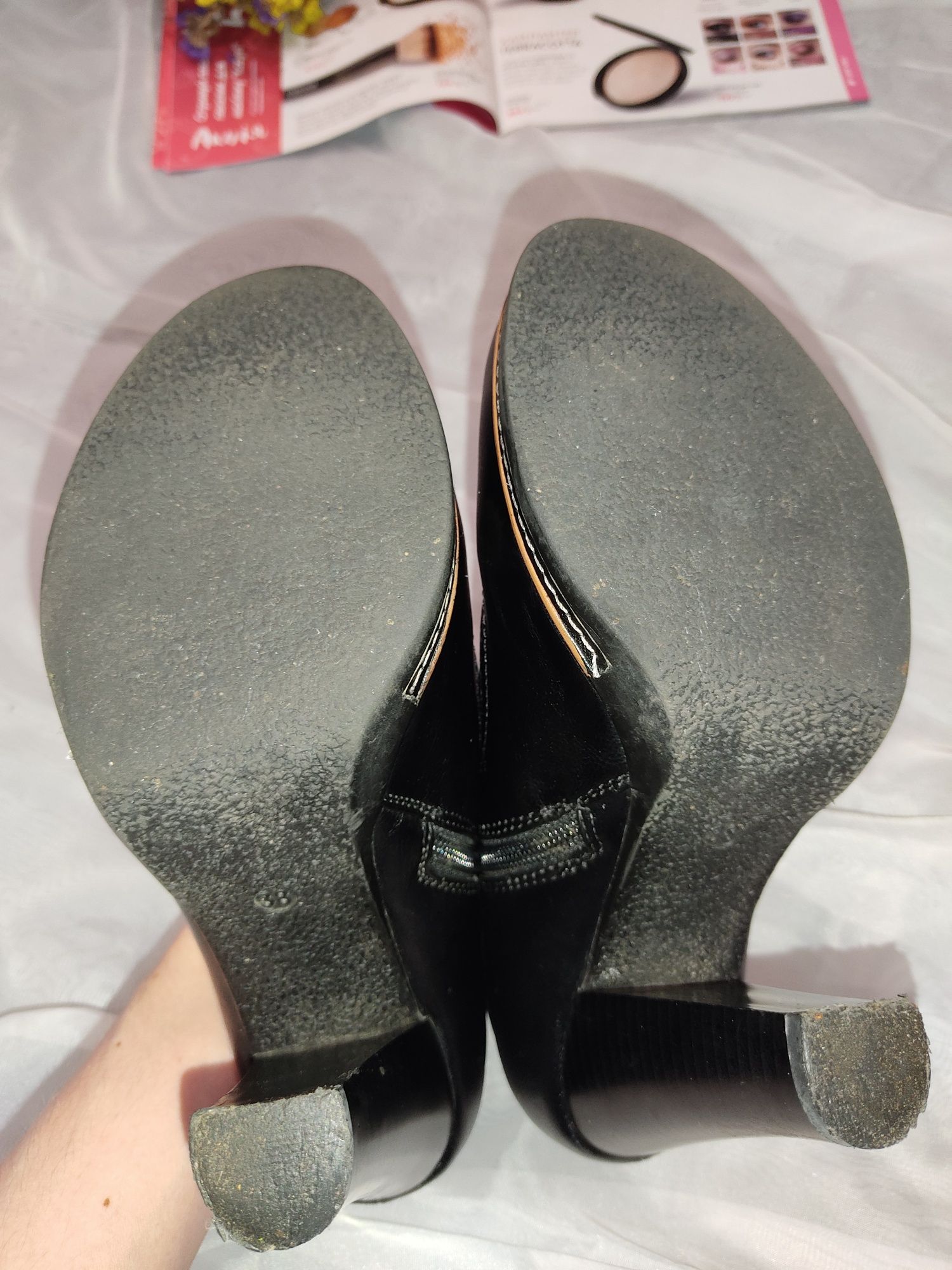Черевики ботінки ботільйони закриті туфлі туфлі на каблуку розмір 38